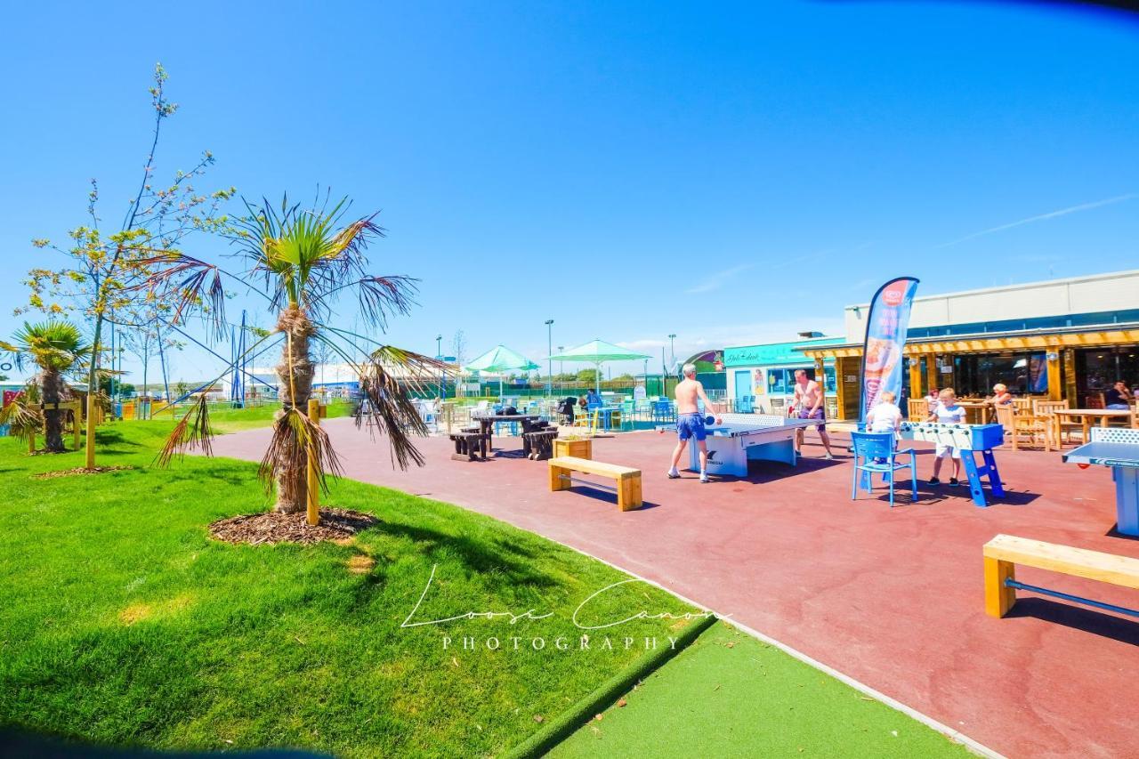 Sea 'n' Stars Platinum With Views, Free Wifi And Netflix